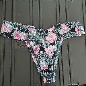 Victoria’s secret Floral Thong XL